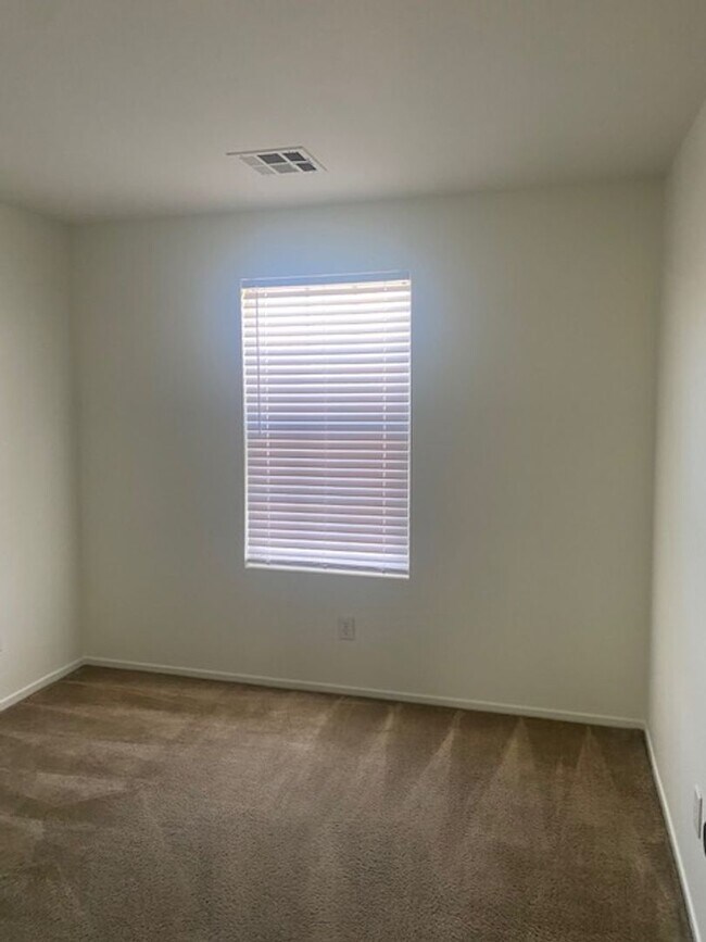 Building Photo - 7918 Point Oaks Ct