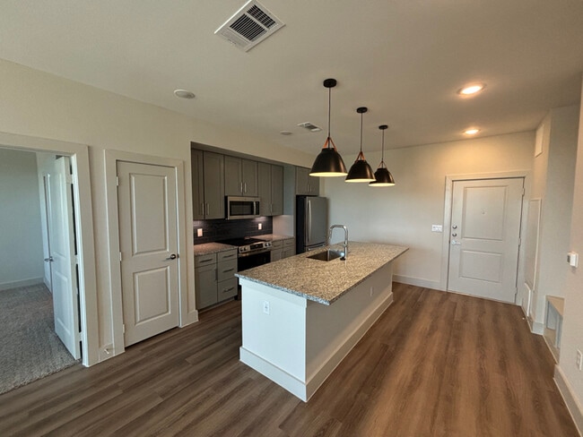 Building Photo - 216 Flint Rdg Rd