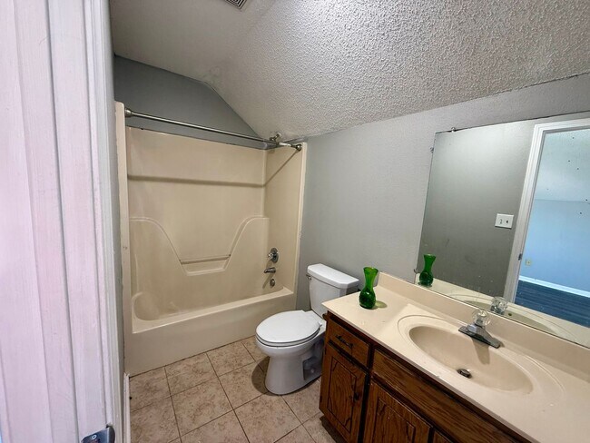 Building Photo - 2516 Glenn Pl