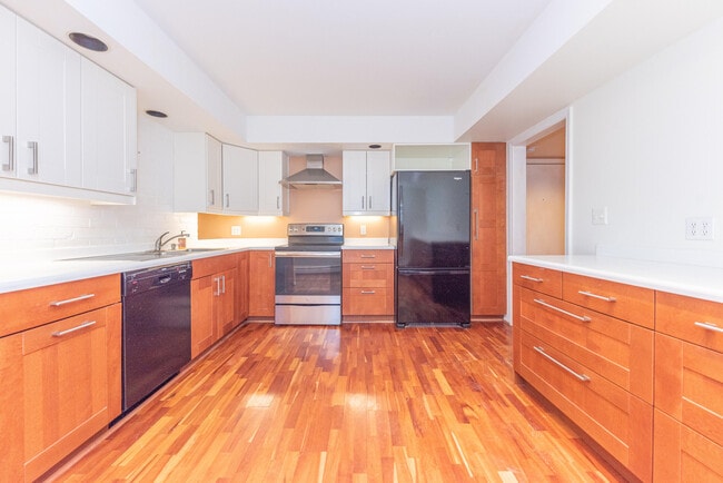 Building Photo - 1915 Geddes Ave