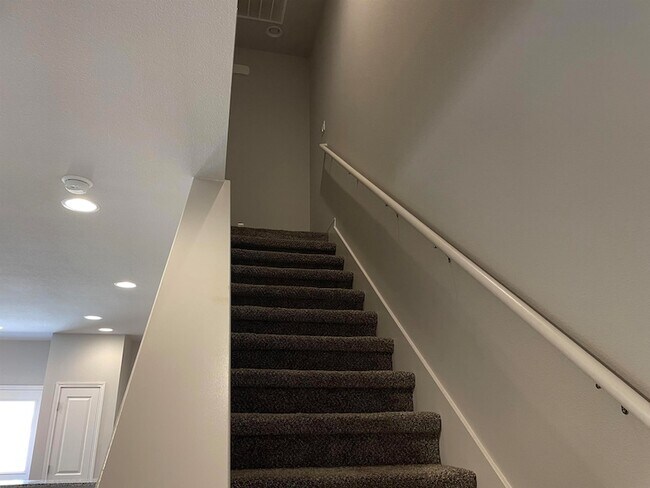 Building Photo - 107 Peruna Dr