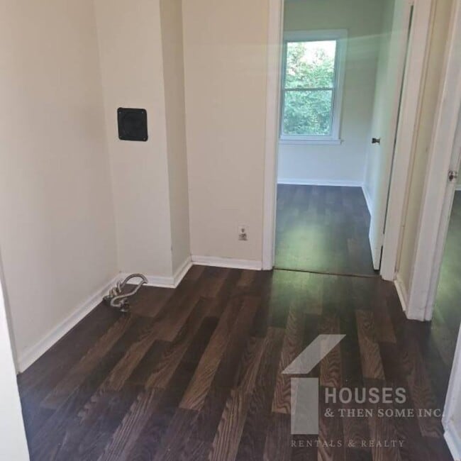 Building Photo - 44 Bagwell Cir