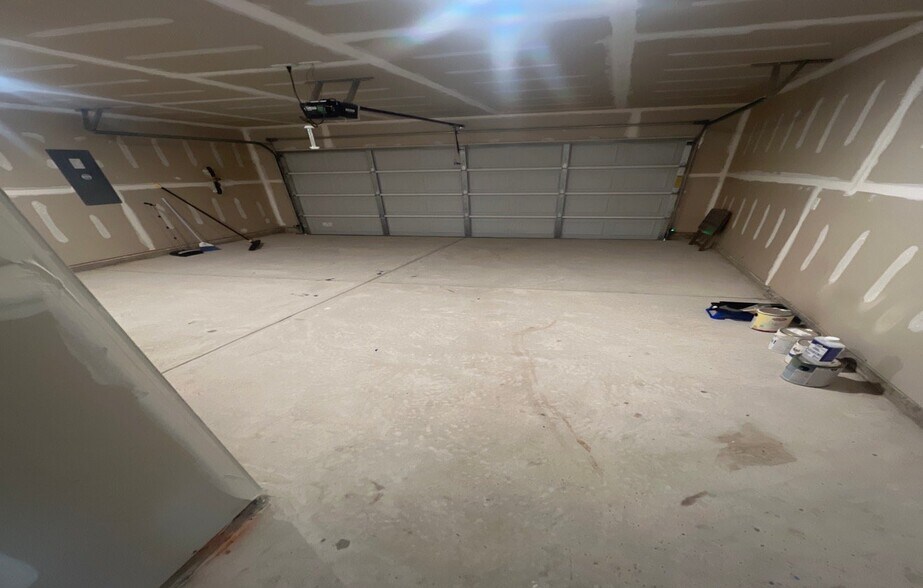 Building Photo - 2176 Elmridge Rd