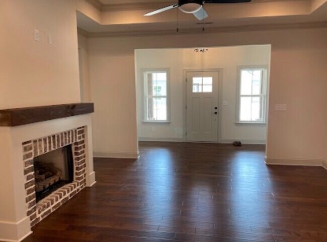 Building Photo - 3306 Stonecreek Dr