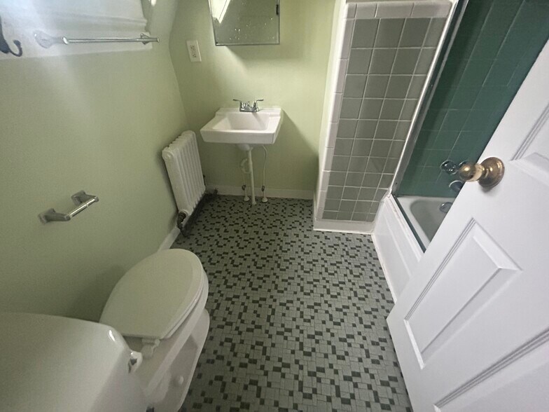 Building Photo - 3308 Hamilton St