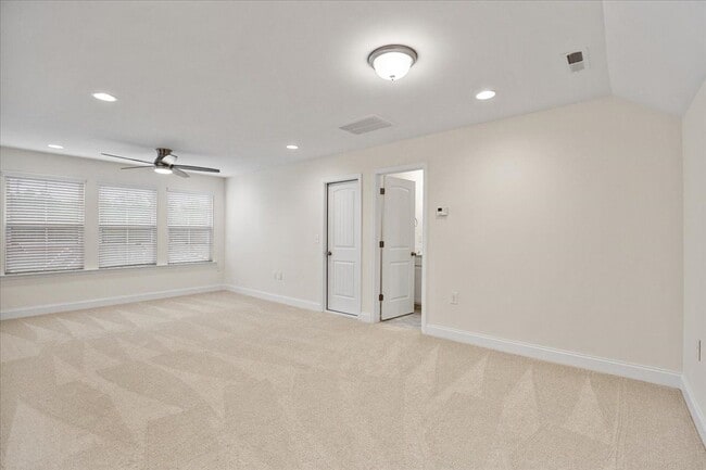 Building Photo - 8620 Secreto Dr