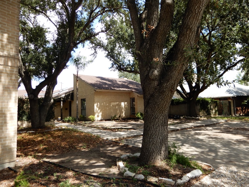 Building Photo - 609 N McColl Cir