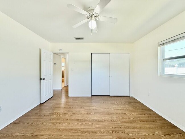Building Photo - 14218 Sharon Dr