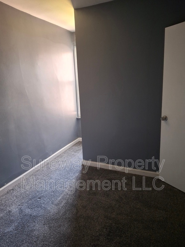 Building Photo - 1030 Genesee St