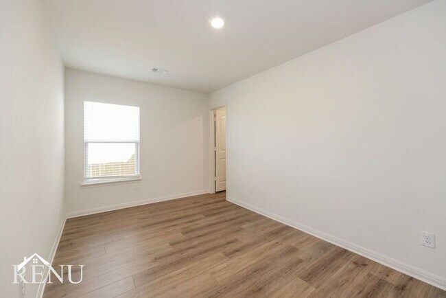 Building Photo - Coming Soon!