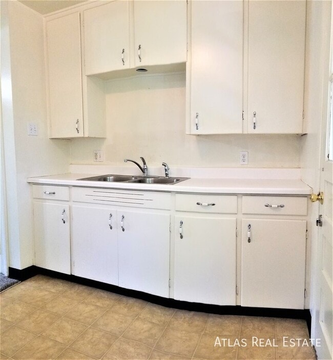 Primary Photo - 3753 Wolff St