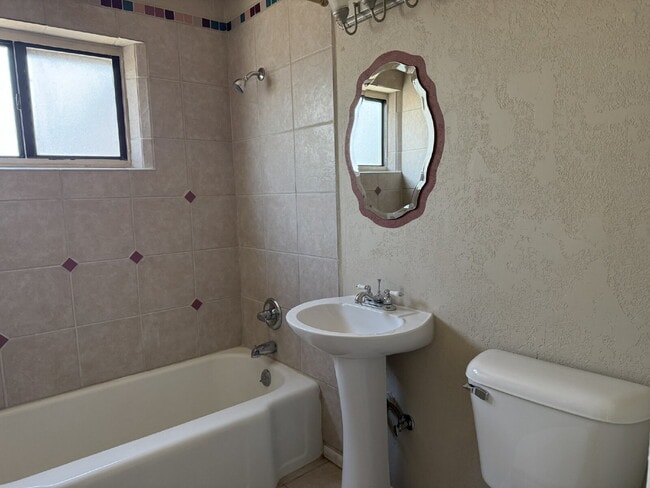 Building Photo - Charming NE Heights Cottage with Flexible Layout & Easy Access to UNM, Uptown, and KAFB