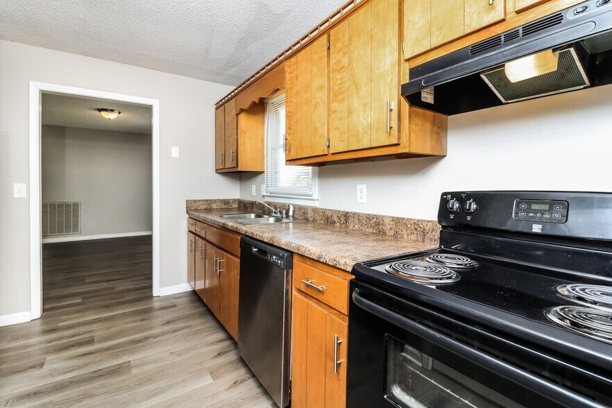 Building Photo - 56 Habersham Cir NE