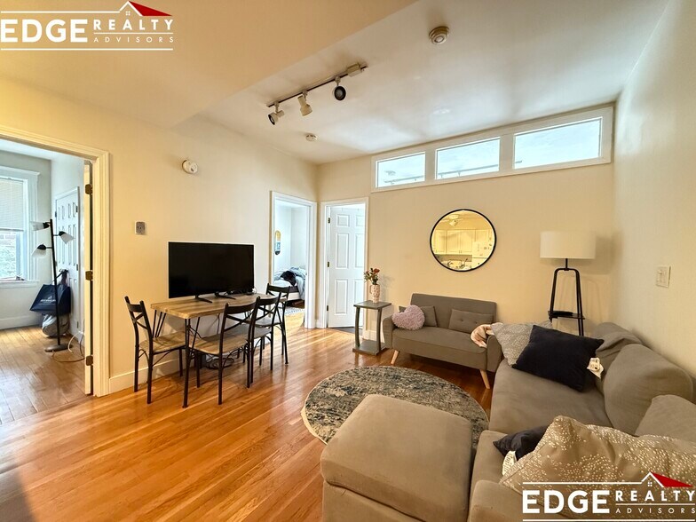 Building Photo - 72 Egmont St