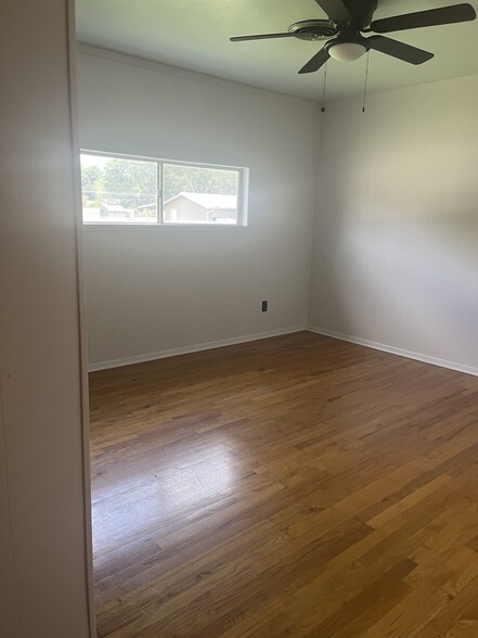 Bed 2 - 302 Aviation Ave