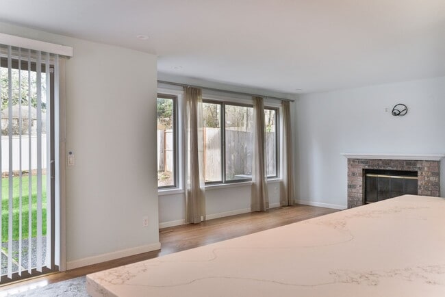 Building Photo - Charming 3 Bedroom Home in Klahanie | Issaquah Schools