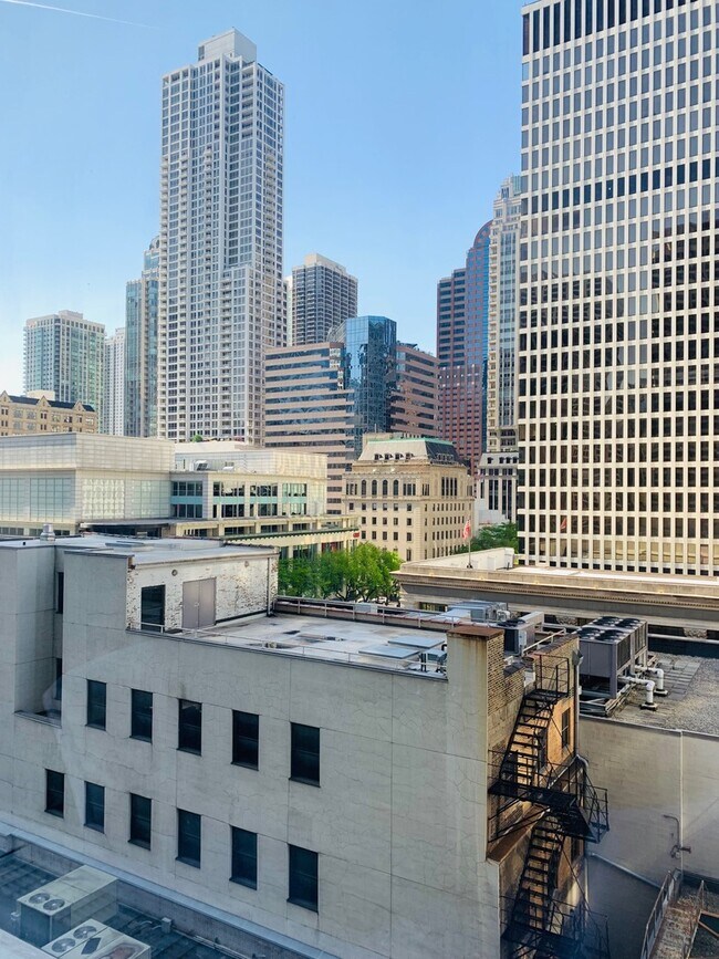 Building Photo - 535 N Michigan Ave