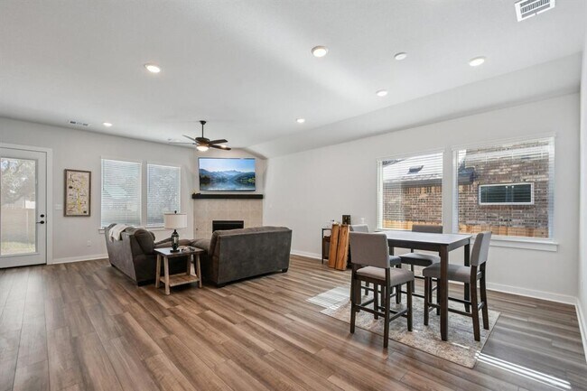 Building Photo - 292 Big Banyan Dr