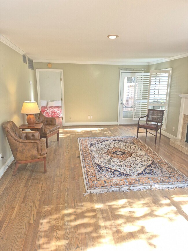 Primary Photo - 1601 S Shepherd Dr