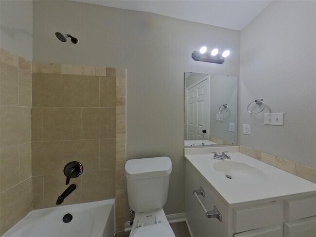 Building Photo - 10457 Royal Andrews Dr