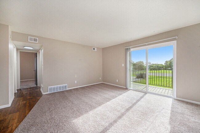 Building Photo - Blue Springs Apartments 2 Bedroom