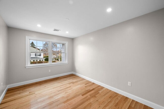 Building Photo - 60 Ellsworth Rd