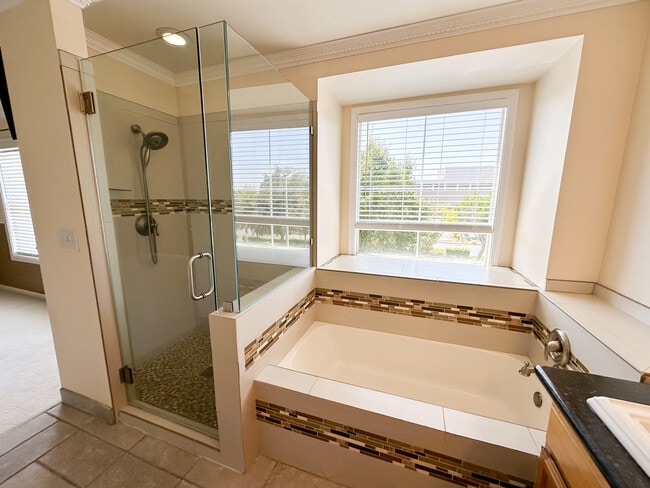 Building Photo - 3569 Langdon Common