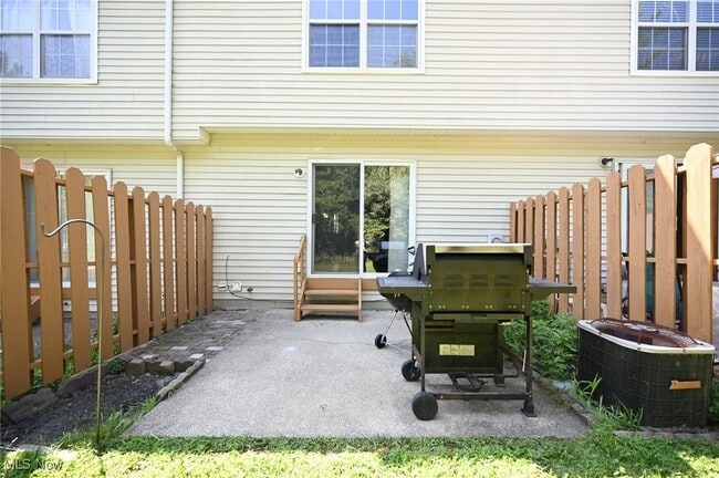Building Photo - 655 Almas Ct