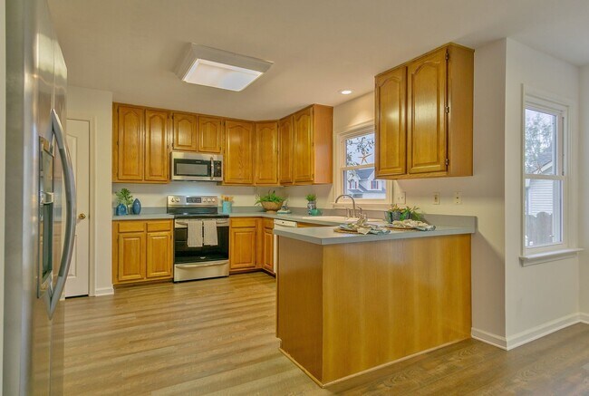 Building Photo - 3-Bedroom Home in Hillcrest Farms on Corne...
