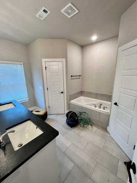 Building Photo - 2735 S Olive Ct