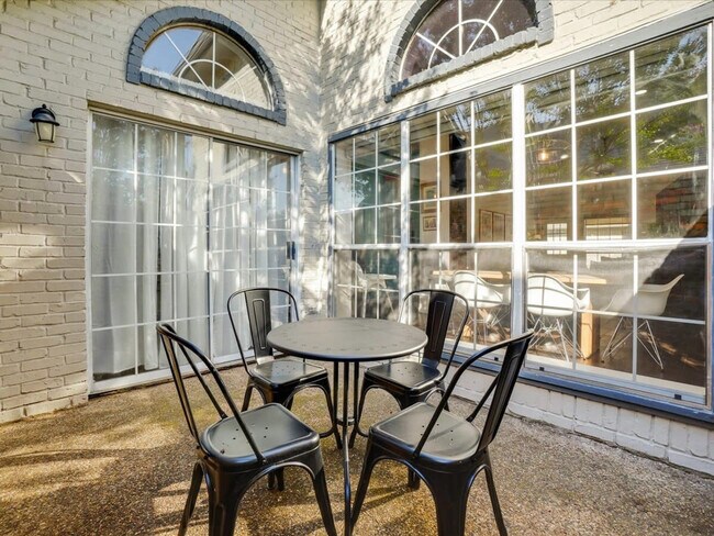 Building Photo - 4215 Voss Hills Pl