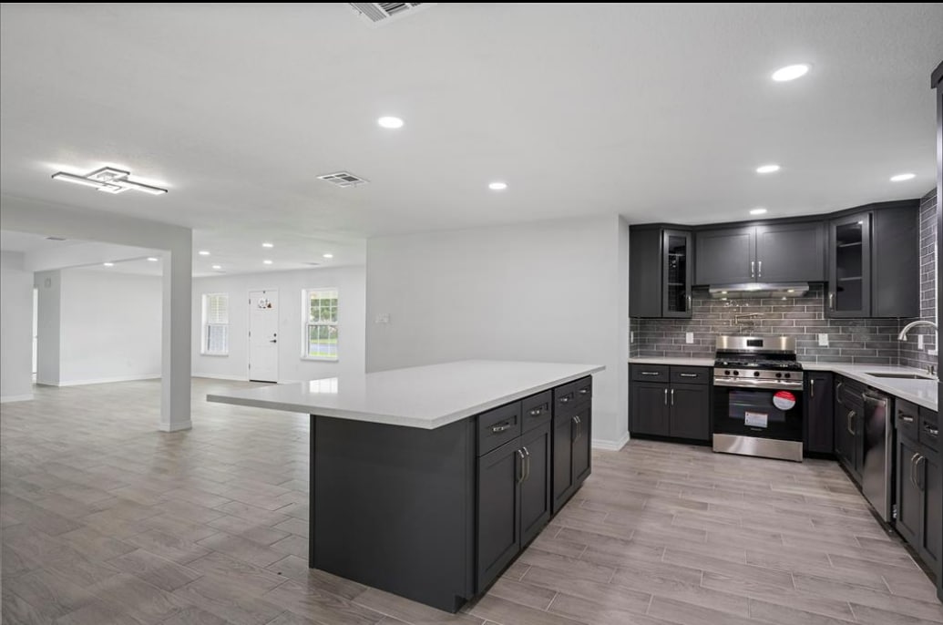 Kitchen - 22 13th Ave N