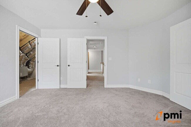 Building Photo - Stunning 5 Bedroom Waterfront Home with 2 car garage