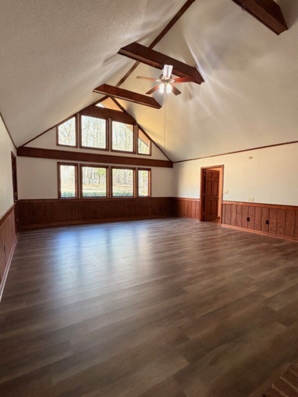 Building Photo - 250 Running Deer Rd