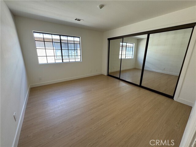 Building Photo - 526 S Catalina Ave