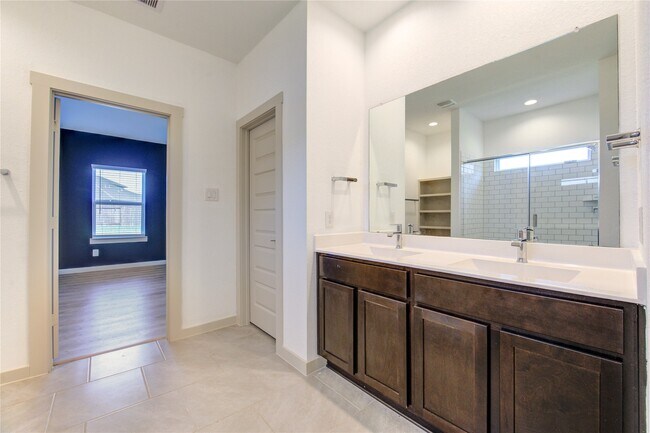 Building Photo - 29631 Ella Larchmont Ct