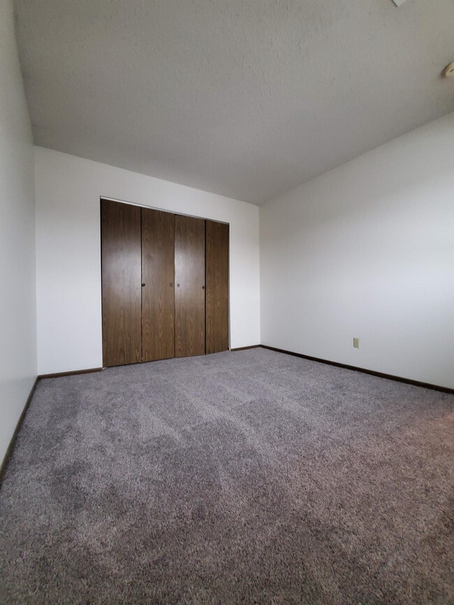 Building Photo - 941 Emmons St