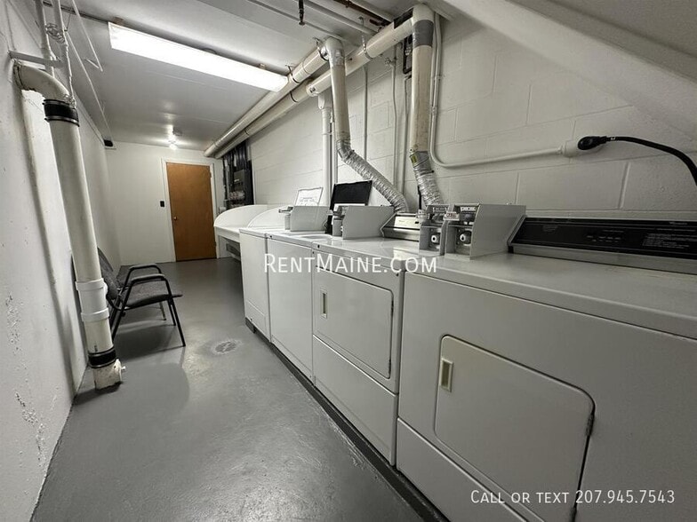 Building Photo - 33 Longrale Park