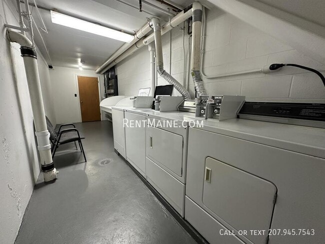 Building Photo - 43 Longrale Park