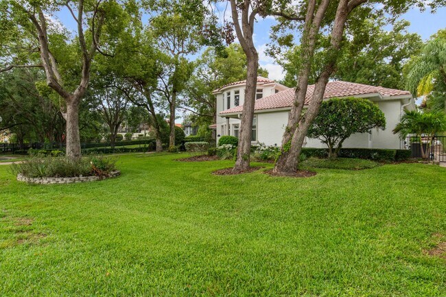 Building Photo - Luxury Rental Available