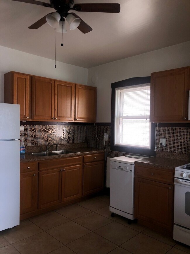 Building Photo - 3443 N Monticello Ave