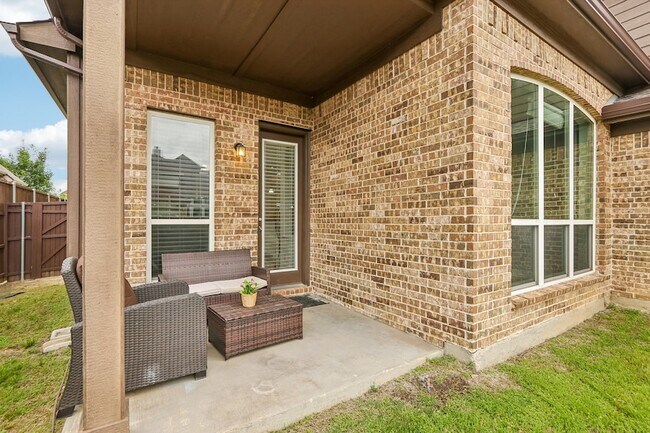 Building Photo - 5625 Kerry Dr