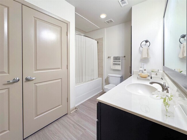 Building Photo - 306 McGowen St