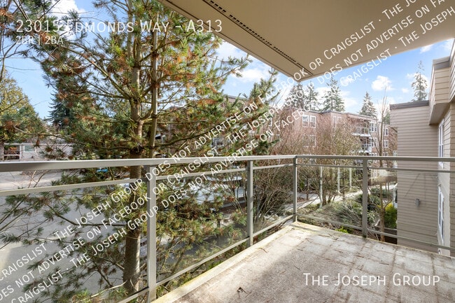 Building Photo - 23015 Edmonds Way