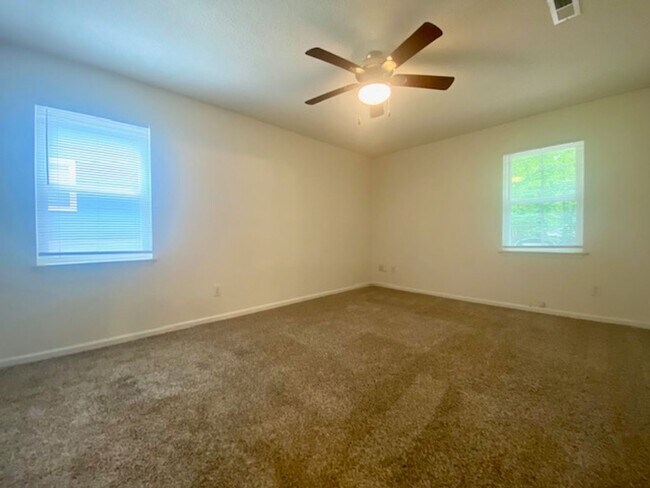 Building Photo - Mint Hill ranch - 3 bed, 2 bath with large...