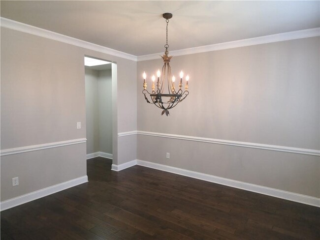 Building Photo - 4045 Brookview Dr