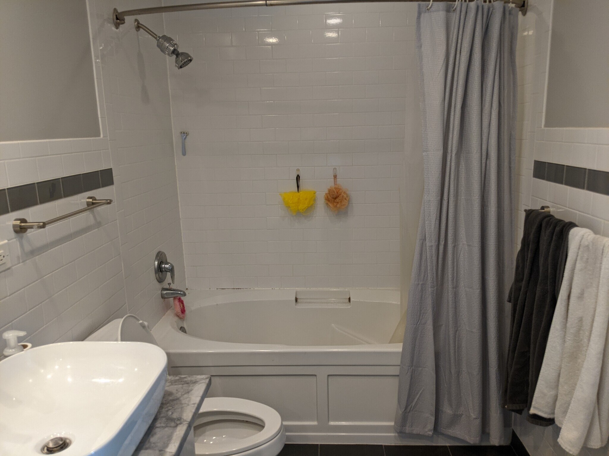 Bathroom - 1620 S Michigan Ave