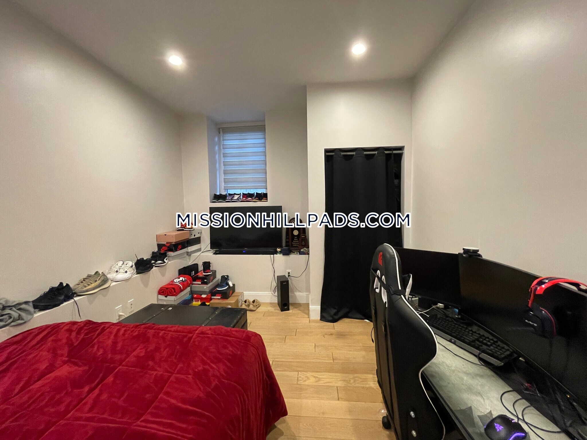 Building Photo - 407 Dudley St