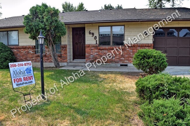 Building Photo - 6901 Freemont St