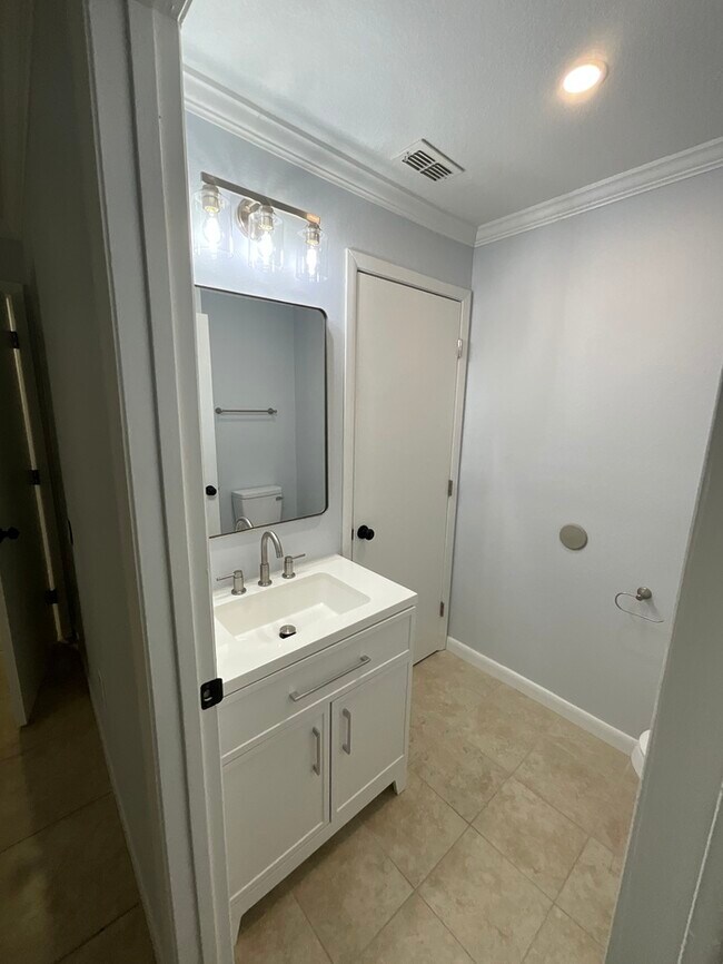 Building Photo - Great Home